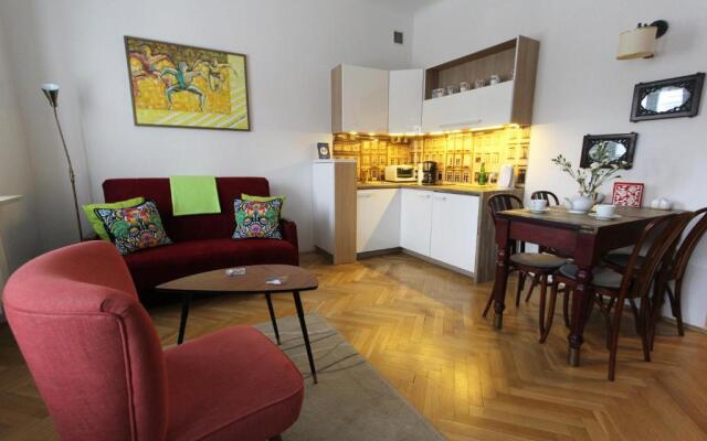 Krakowskie Przedmiescie - Night and Day