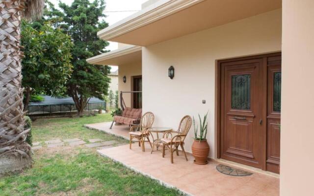 Heraklion Comfy House with Mountain View