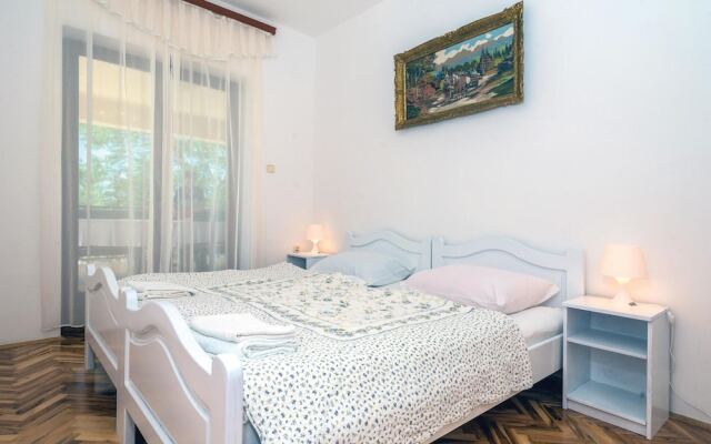 Nice Apartment in Senj With 2 Bedrooms