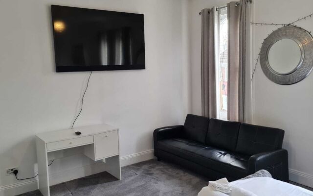 3-bed House in London Self-contained in Ladywell