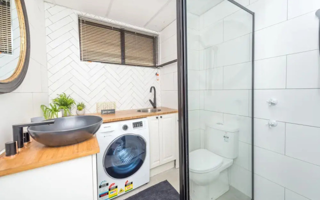 Bay Village 2 - Shoal Bay