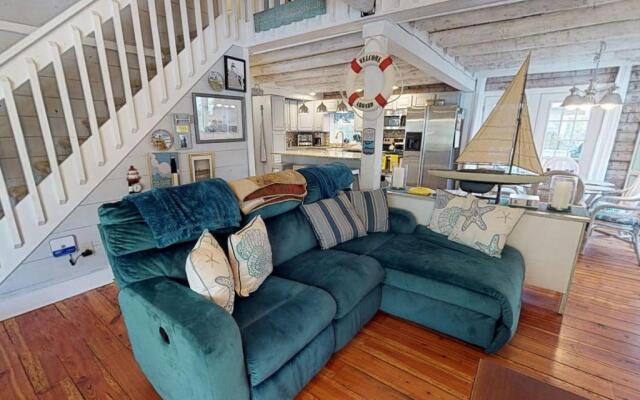 Blue Heaven by Oak Island Accommodations