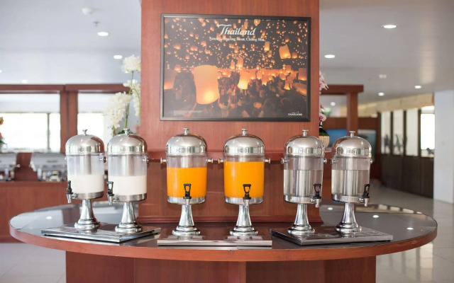 R-Con Wong Amat Suite