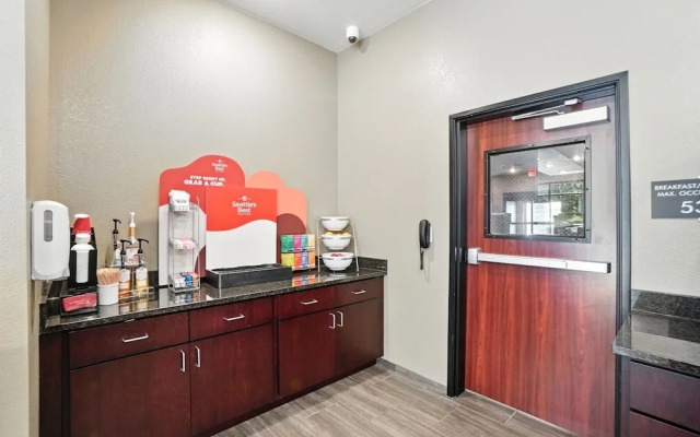 Cobblestone Hotel & Suites-Bellefontaine