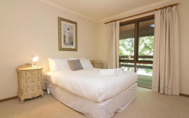 Alrima Lodge, Bright