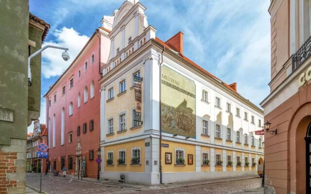 Klasyczno Nowoczesny Loft z wykuszem