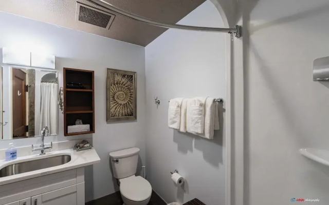 Solara Hotel room with Pool-Hot tub-Gym