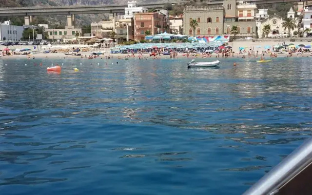 Umberto Blue Sea