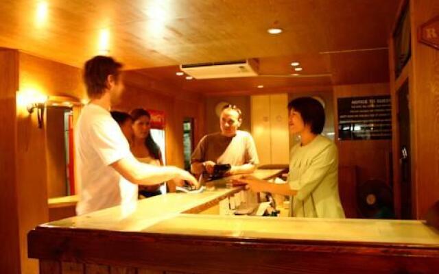 Bangkok Sahara Hotel