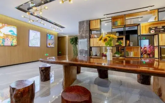 Burqin Luwang Hotel