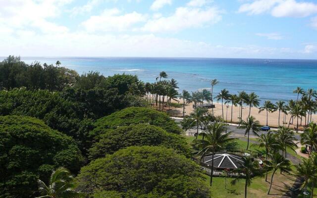 Castle at Waikīkī Grand