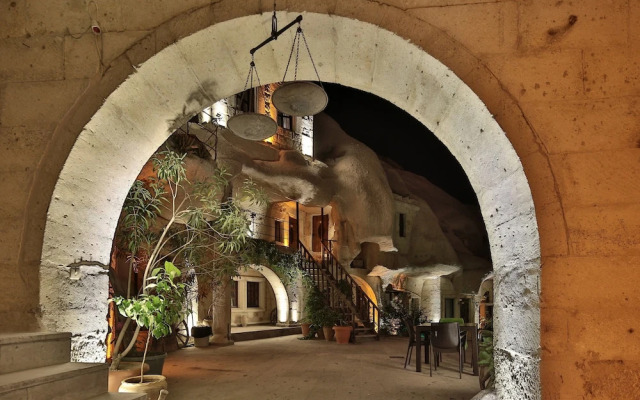 Shoestring Cave House - Hostel