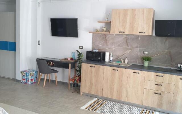 Alexandra Studio Alezzi