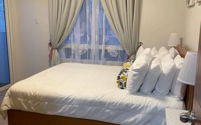 Spacious Modern Condo with Balcony