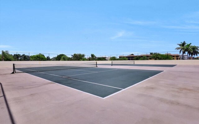 Luxurious Beachfront Condo With Glorious Ocean Views