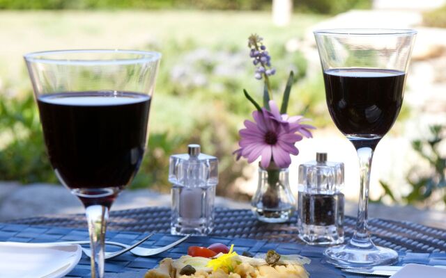 Porto Kea Suites