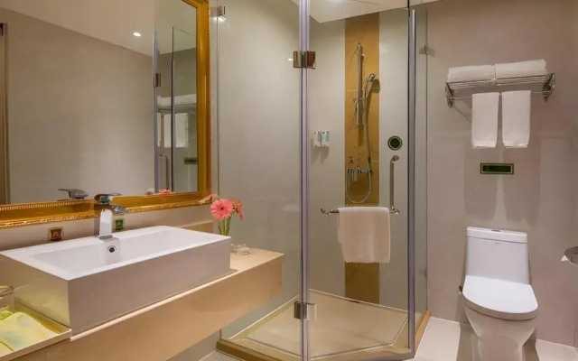 Vienna Hotel North Shenzhen Science and Technology Park Branch