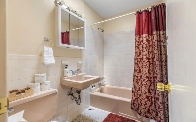 Arlington Convenience Entire 2-br 2-ba in Nova