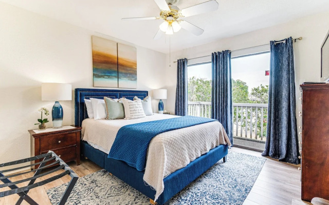 Paddleboards, Life Vests: Lake Conroe Getaway!