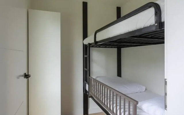 Spacious Bunglow With Garden