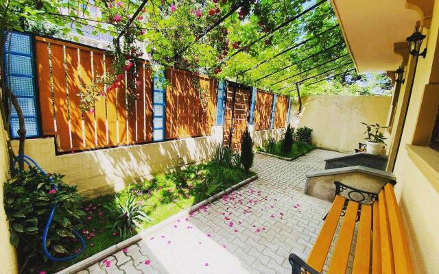 Tbilisi Tales (Тбилиси Тэйлс)