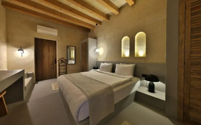 Simurg Cave House