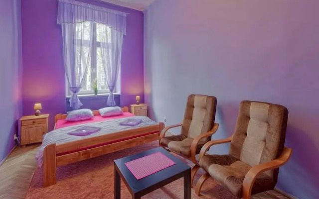 Queen Apartments
