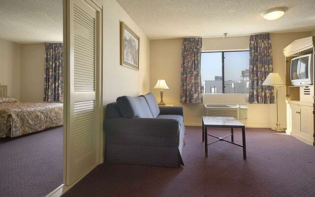 Ramada by Wyndham Los Angeles/Koreatown West