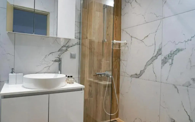 Delfini Villa, beachfront 2-bdrm maisonette