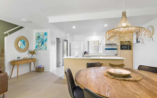 Modern & Stylish 2 Bedroom Townhouse