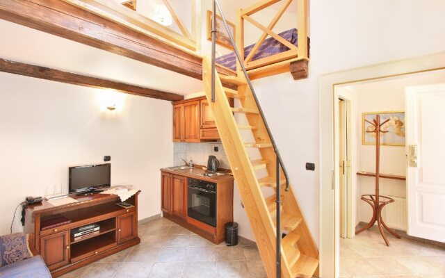 Chateau 9