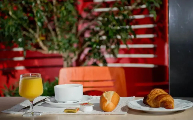 ACE Hôtel Travel Athée sur Cher - A85 Aire du Val de Cher