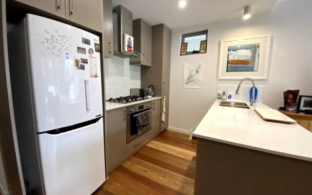 Modern 1 Bedroom Flat in North Perth