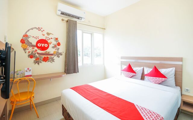 OYO 221 Pratisarawirya