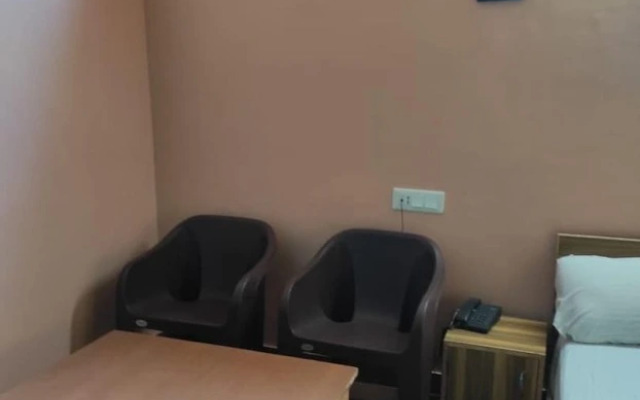 Hotel Devine Point by ADB Rooms