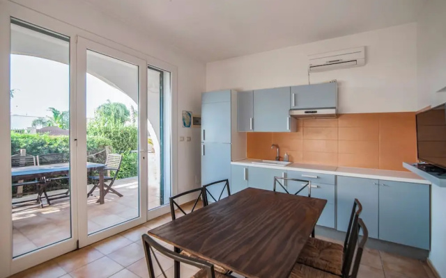 Apartment 2 With Pool And Sea View