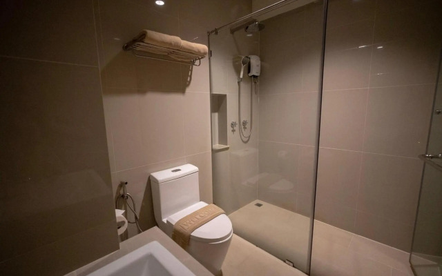Riverawan Hotel (SHA Plus+)