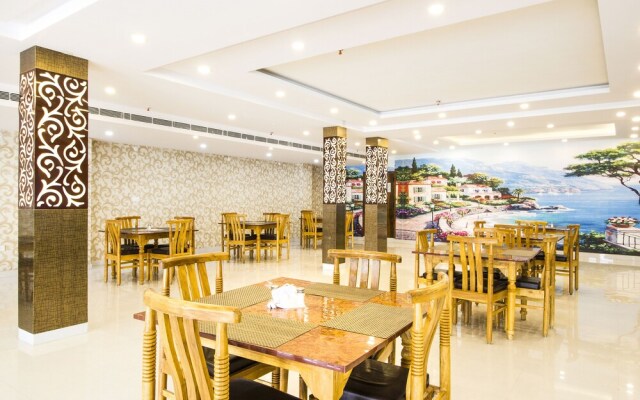 FabHotel Landmark Awadh