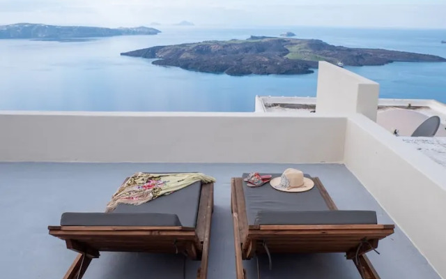 Caldera Cliff Illusion