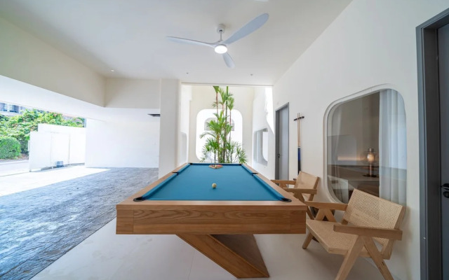 Pool villa with slide karaoke kitchen