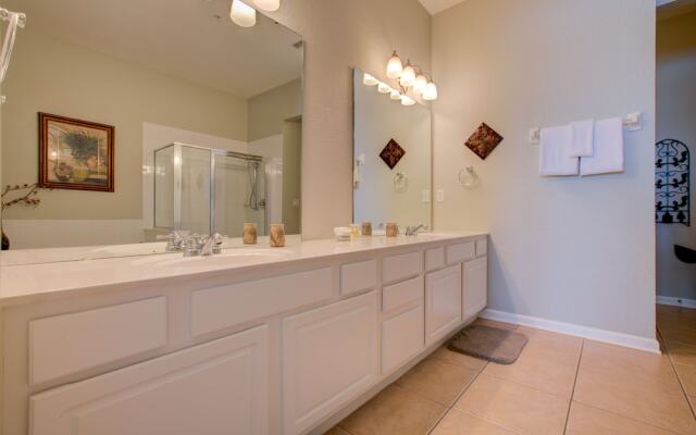 Penthouse w/ Spectacular Lakeview! Near Disney
