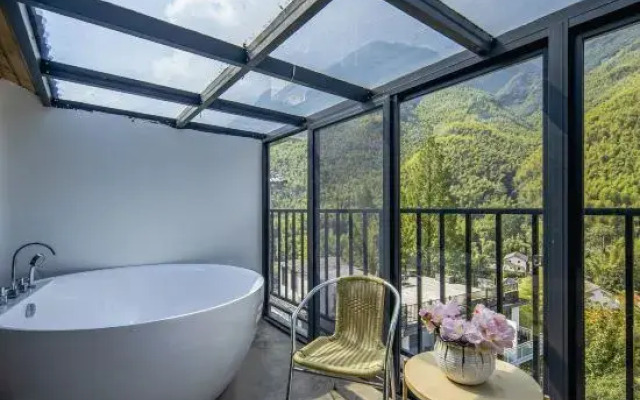 Yinju Shanshui Holiday Hotel