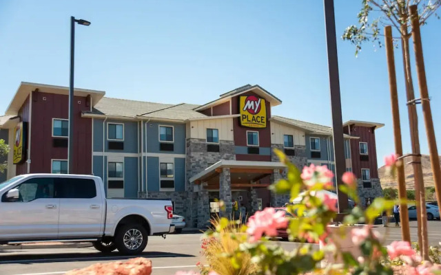 My Place Hotel - Hurricane Zion National Park, UT
