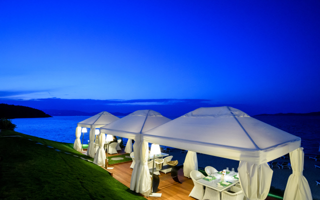 Avaton Luxury Beach Resort - Relais & Chateaux