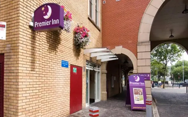 Premier Inn Swansea City Centre