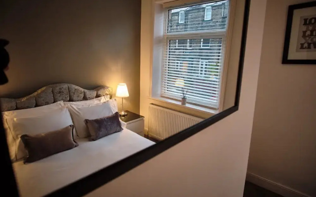 The Townhouse Simple2let Serviced Apartments
