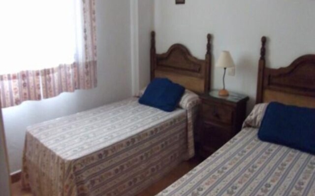 Apartment 2 Bedrooms With Pool 103419