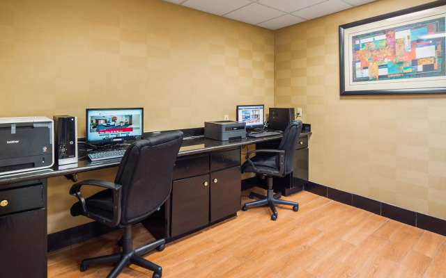 Best Western Plus Northwest Inn & Suites