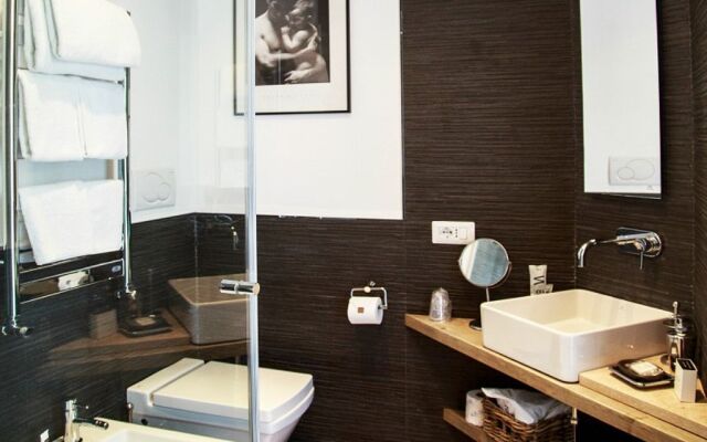 Hotel The Independent Suites