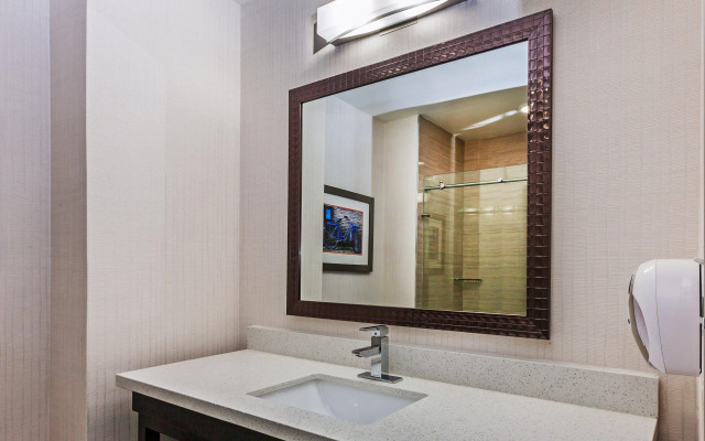 Holiday Inn Express Hotels & Suites Houston East, an IHG Hotel